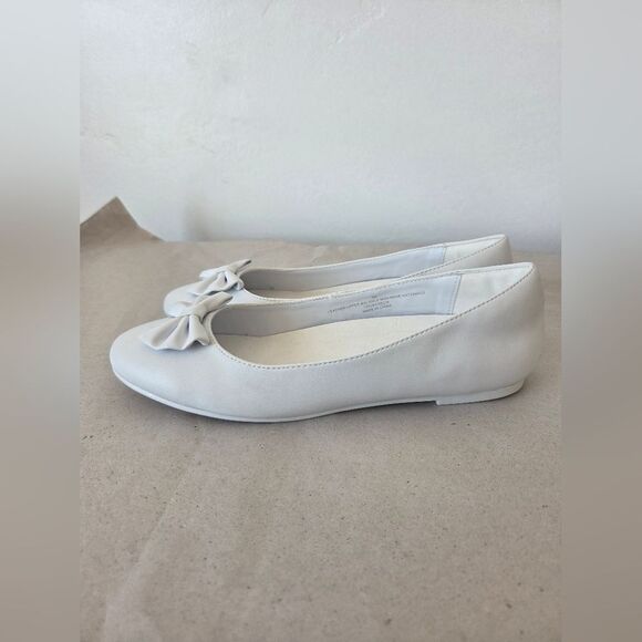 NEW White Leather Ballet Flats Shoes Bow Church Formal Temple Wedding Size 8 - Picture 2 of 7